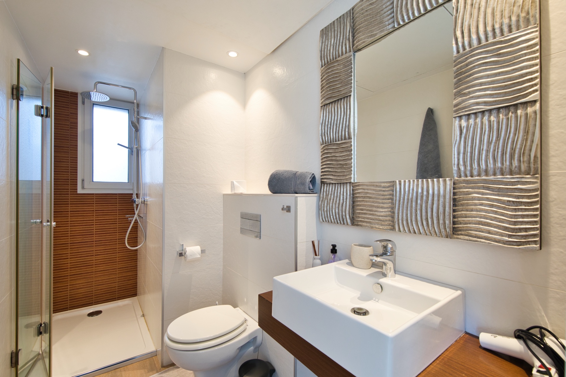 Resa Estates Ibiza te koop penthouse Marina botafoch for sale Ibiza bathroom .jpeg